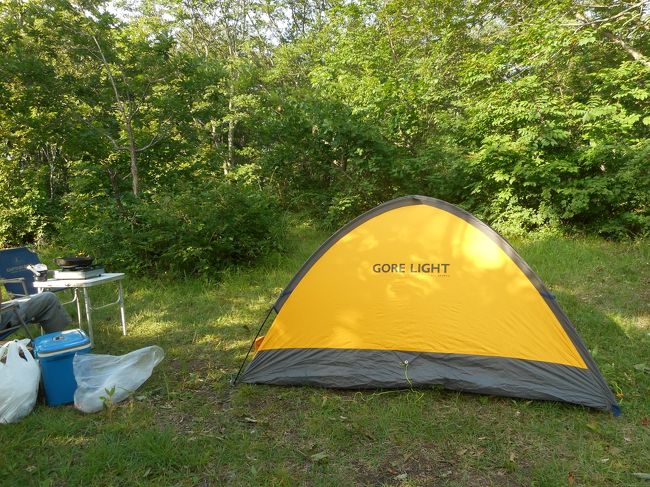 ウチは全て登山用品なので　普通のキャンプの時は　<br />普段使っているマットレスとか卓上コンロとかを　<br />車に積んで行きます<br />ペグも打たないいい加減さ