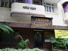 また船で1時間かけてムンバイに戻り車で少し移動。ランチはIndian Summerというお店で。