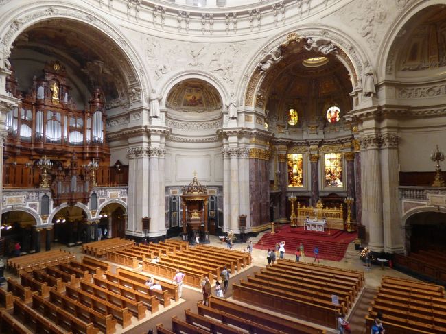 テラスの段から見下ろすとこんな具合です。この景色、気持ちよいですねぇ。