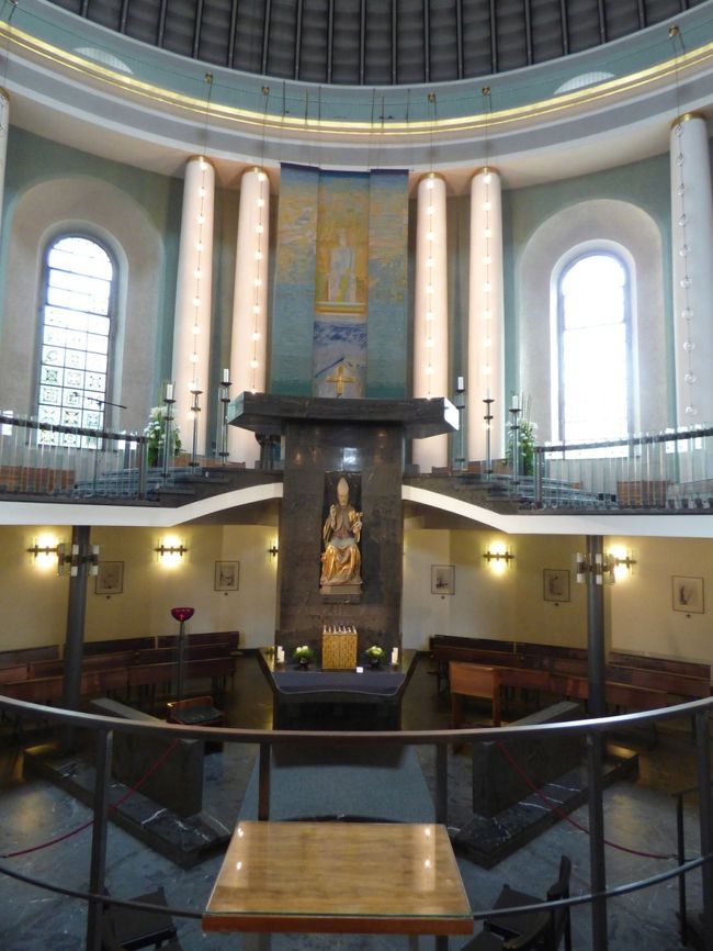 ところが、あれれレ、なんか、地下に空間がございますぞ。