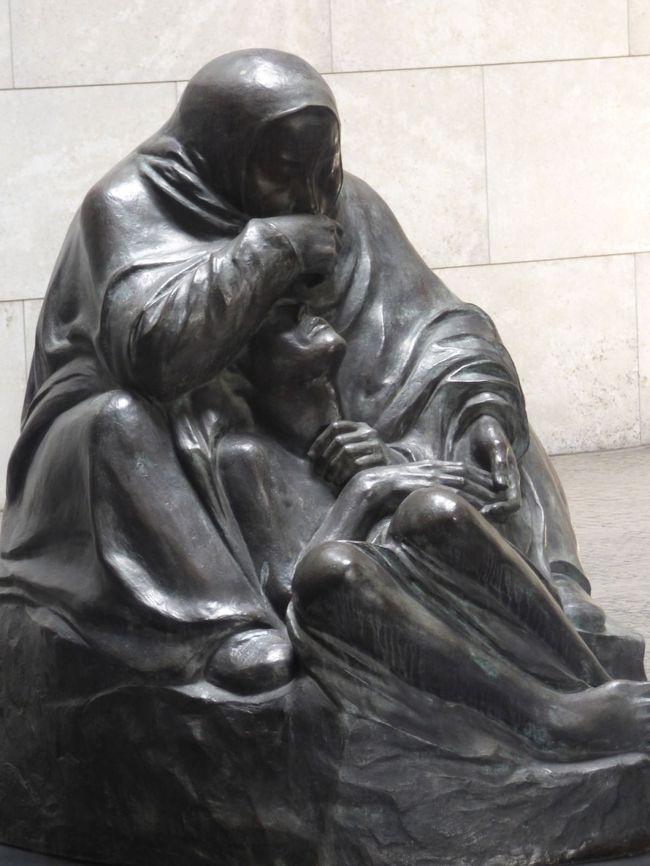 一種独特の世界を醸し出している。