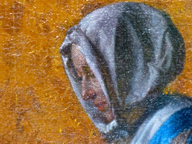 間違えちゃいそうですが、背景の壁がとてもあの人ではないでしょうねぇ。