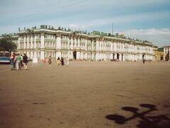 　そのほかロシア革命まで続いたロマノフ朝時代の宮殿である現エルミタージュ美術館、
