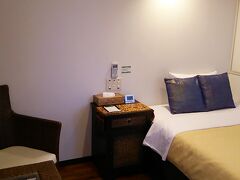 石垣島では「ホテルパティーナ」に宿泊。
家具がバリ調でリゾート気分満載でした。