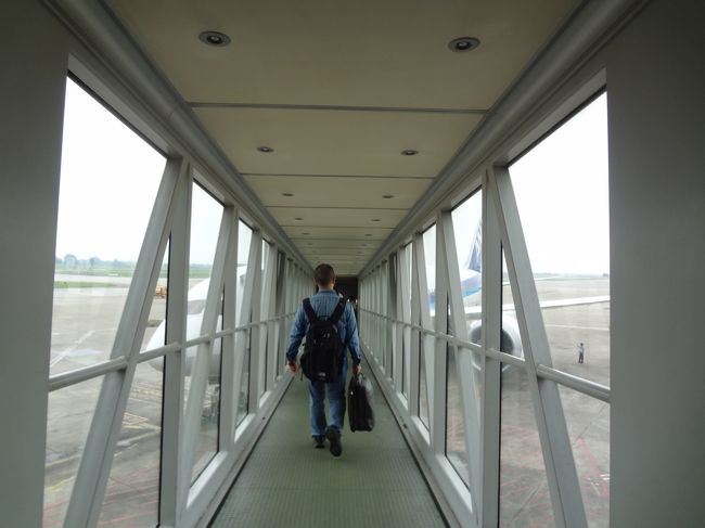 そして搭乗です！<br /><br />この旅でかなり楽しみにしていた、ＡＮＡのスタッガードシート体験です！！