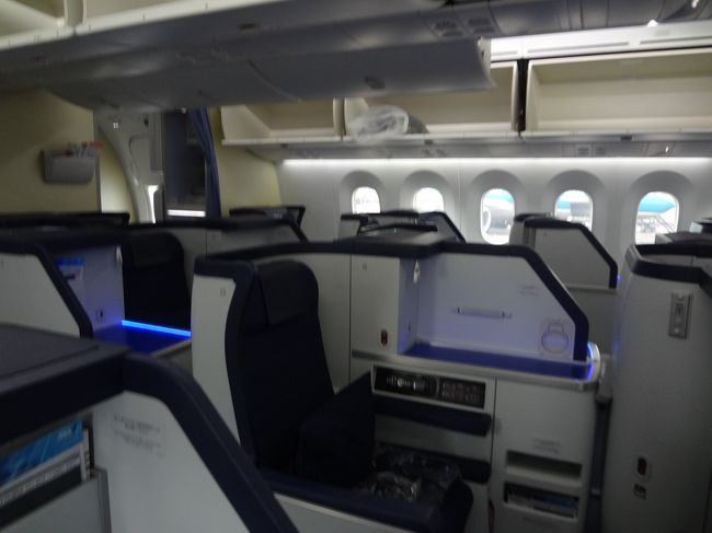 早めに乗り込んじゃったらしく、周りにはだれもおらず