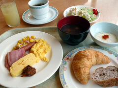 おはよーございます！
十勝ガーデンズホテルの朝食バイキングは和洋取りそろえられておりまする。

ゆっくり朝食をいただき、8:20、ホテル出発です。