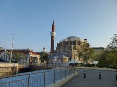 バーニャ・バシ・ジャーミヤ。
オスマン帝国に支配されていた時代に建設されたモスクです。