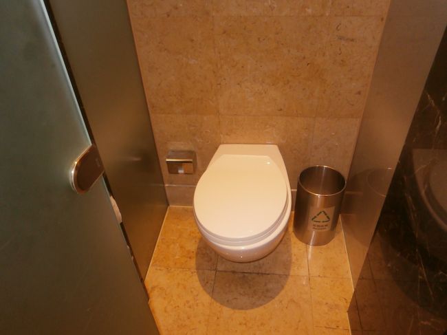 トイレ・・・綺麗です。