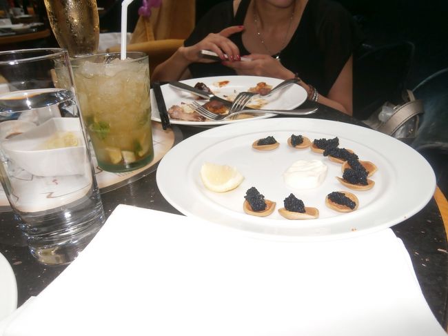 やっぱりキャビアうまいわ〜