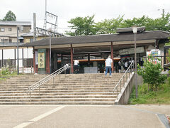 ●近鉄飛鳥駅

簡易的な飛鳥駅。
電車がホームに入ってきている姿も、外から見えたりします。