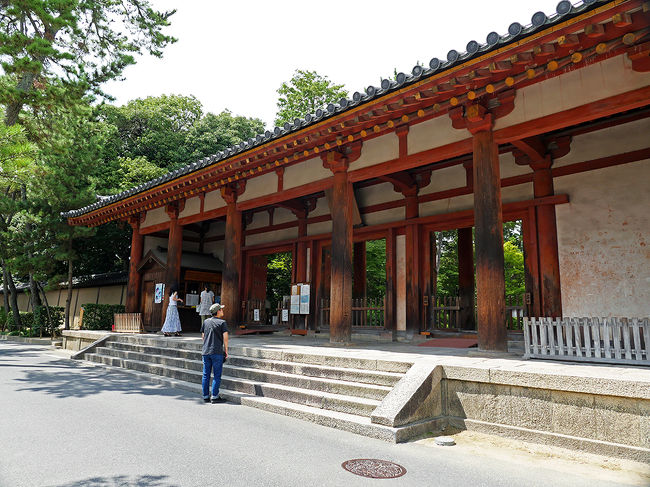 南大門　唐招提寺入口<br />