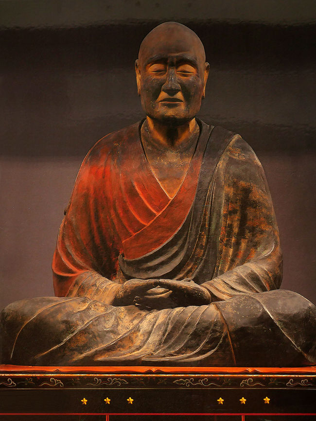 鑑真大和上像［ 国宝 ］　　（パンフより拝借）