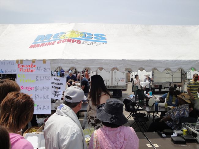 お昼ごはんに長蛇の列