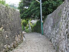 お次は〜首里金城町石畳道〜へ
風情があってイイ感じです。
