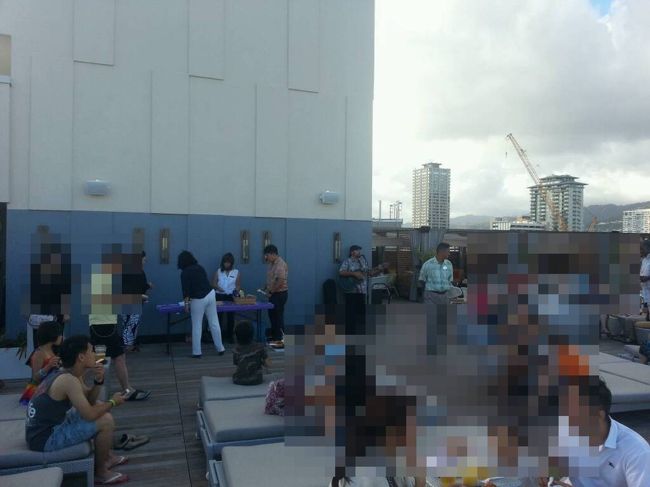 HOKULANI Waikikiでは毎週月曜日の5:00pmから6:00pmの間、予約制のHGVCオーナー限定ウェルカムパーティーが開催されます。<br />人気の催しなので早めに予約をした方が良いみたいです。