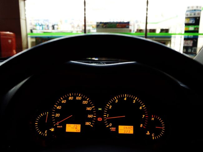 平日なので高速道路の割引は無し。そこで深夜割引を利用しようと、出発は3時半。