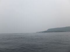 クルーズ〜霧の知床岬・写真では灯台の色は見えない。色は自分で見て来てください〜
