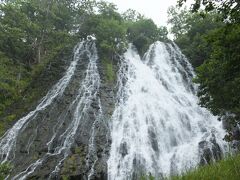 ウトロは言って一番最初の絶景はオシンコシンの滝