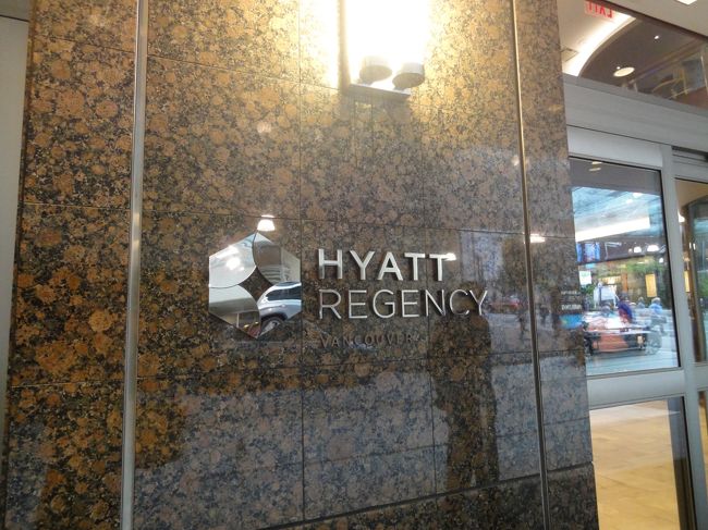 私達の宿泊するハイアット・リージェンシー前がバス・ストップになっているので歩かずに済んで楽でした。