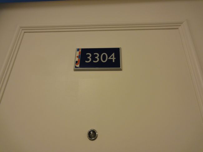 チェックインすると、予約していたタイプの部屋は満室で、プレジデンシャル・スゥイートに泊まれることに。ラッキーでした。(^-^)v