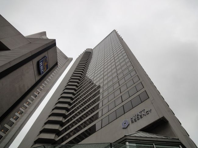 バンクーバーに戻って来ました。ウィスラーを１２時３０分に出発し、３時前には到着。<br />ちなみにホテルには小型のバスが１２時にピックアップに来ました。