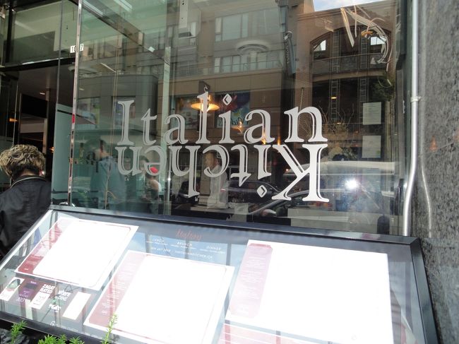 最後の夜は、ホテルのそばにあるイタリアン・レストラン、Italian Kitchenへ。