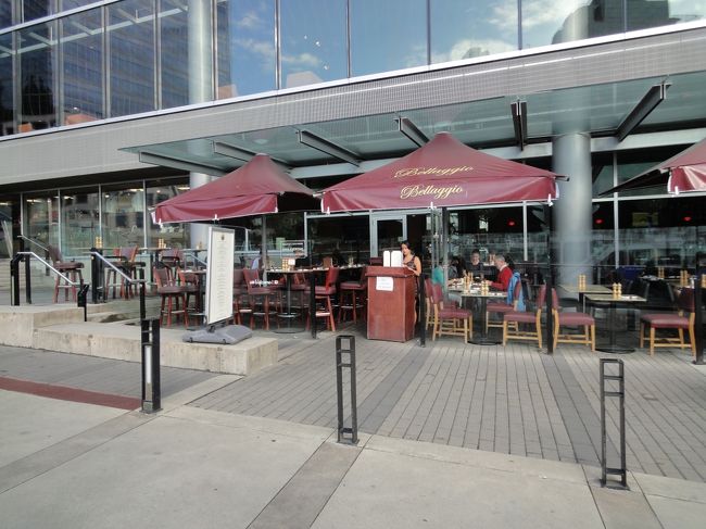 海を見ながら朝食を取ることにしました。