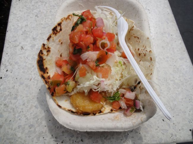 これは魚のタコス。とっても美味しかった。