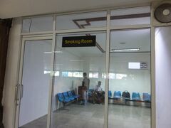 ０５：５８

喫煙室もありました。