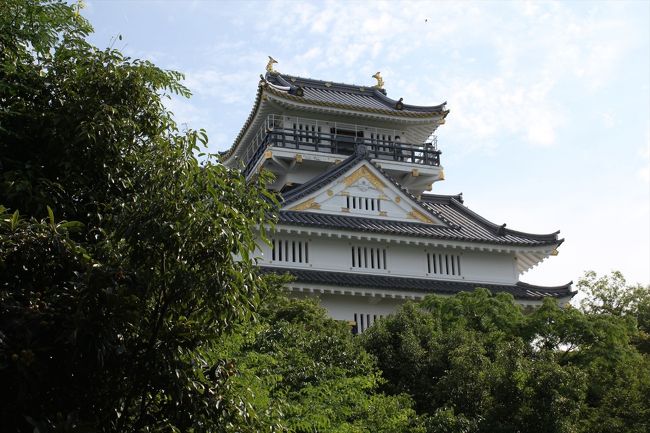 徒歩約10分､岐阜城天守に到着=写真=｡1956(昭和31)年に完成したRC造の復興天守､内部は織田信長や斎藤道三らに関する資料館になっていた｡