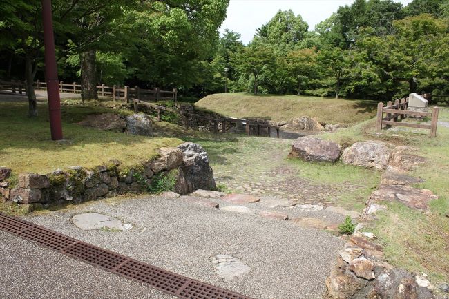 ロープウェーで下山後､岐阜公園内の信長居館跡などを散策｡