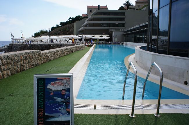 ホテルのプール