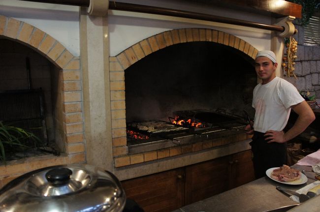 ミモザ<br />肉を焼く窯