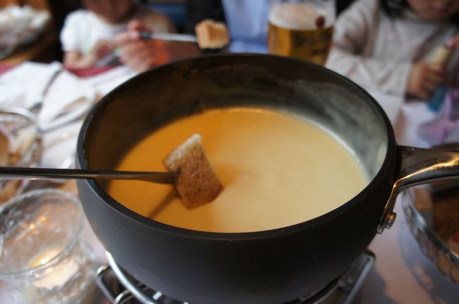 本場のチーズフォンデュ<br />ワインの味が強くて、悪酔いしてしまいました<br />Walliserstubeというレストラン