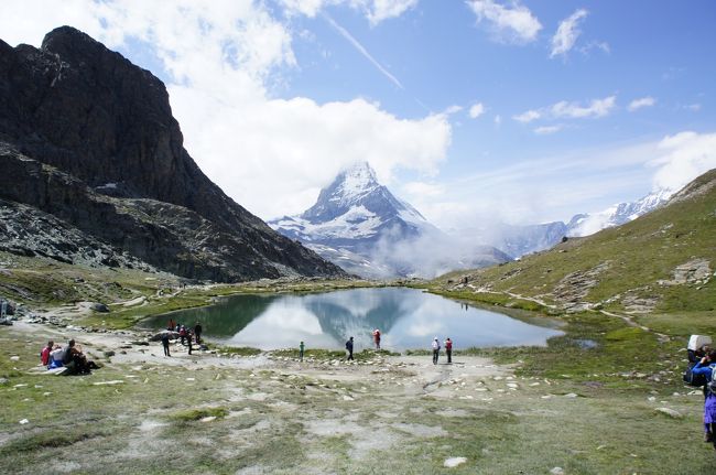 逆さマッターホルン<br />午後になり頂上に雲がかかってしまったけど、これで満足