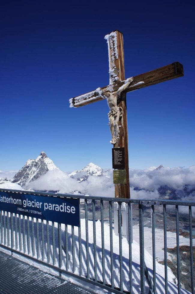 富士山頂よりも標高が高い<br />エレベーターを降りた後に階段を上ります<br />ツェルマットに滞在して数日後に行ったからか、そんなに息切れはしませんでした