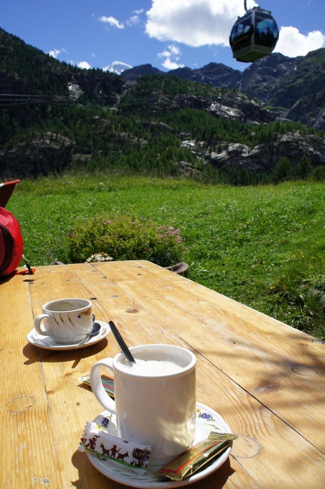 ゴンドラをフーリ駅で降りて一休み