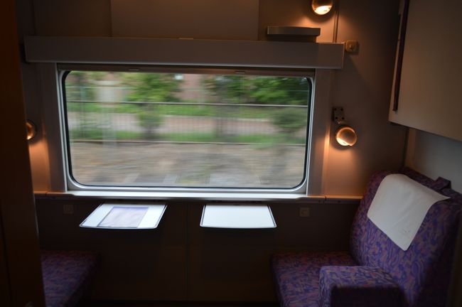 途中、部屋のドアが開いていたので写真を撮らせて貰いました。<br /><br />こちらは、車両端にある平屋タイプのカシオペアツイン