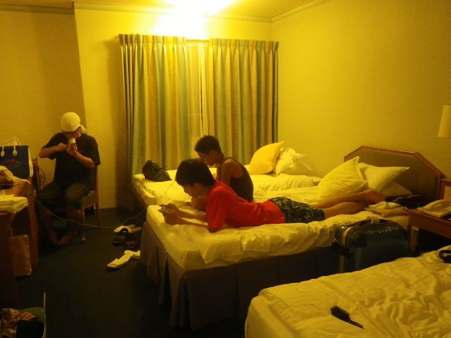 そして、だらだらすごし<br />１日目終了です。<br /><br />明日は黒島に行こうと思います！