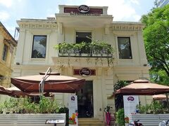 暑い中、１０分強歩いて、ファニーに到着しました。
お店HP　http://www.fanny.com.vn/
ホーチミンでは有名ですが、ハノイにもあります。