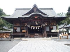 お昼すぎに、電車に揺られて西武秩父へ。
歩きで、秩父神社へ向かいます。