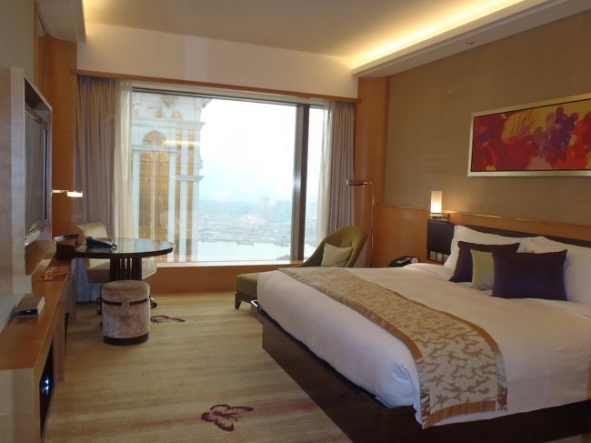 マカオへは船で向かいます。<br /><br />ｷﾞｬﾗｸｼｰに宿泊！<br /><br />ｶｼﾞﾉでは旦那様が20,000円ほど勝つ！やったー！