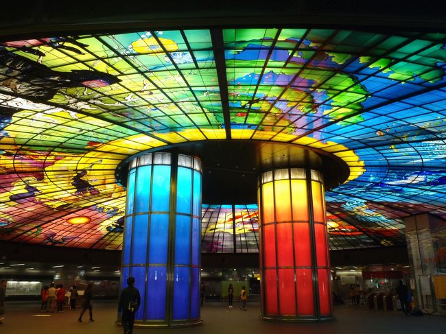 まずは桃園空港から高雄まで新幹線で。<br />