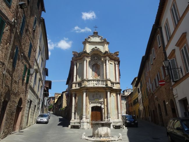 えっ？ここが観光地なのというくらい人どうり少ないです。