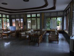 ８月１２日　０５：５１

起床　ホテルロビー