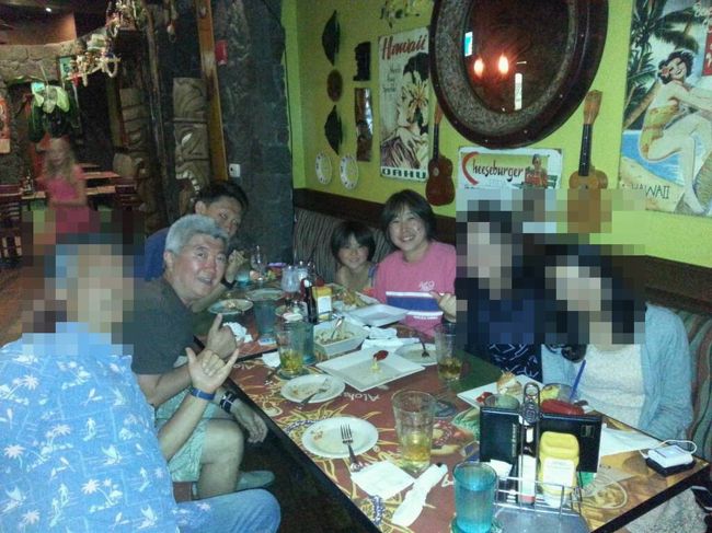 今日のメインイベント。<br />お会いするのは何年ぶりでしょうか？<br />日本で活躍するファンキーハワイアンDJ Vance Kさんのバンド『Kawaihae』のファン家族の集まりでした。<br />昔話に花が咲き沢山飲んで楽しい時間でした。<br />門前仲町での再会が楽しみです！\(^o^)／<br /><br />この日は飲みすぎで撃沈でした。(^o^)