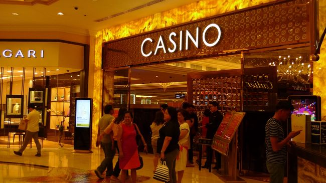 帰りがけにカジノを一巡りしました。<br />内部は撮影禁止です。<br />プレーヤーは、ほとんど現地の方のように見えました。