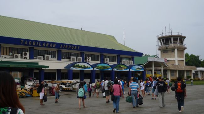 翌日、セブパシフィックでボホール島のタグビラランへ飛びます。