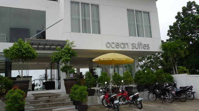 その記念碑のすぐ隣はホテルです。<br />眺めは抜群によさそうでした。